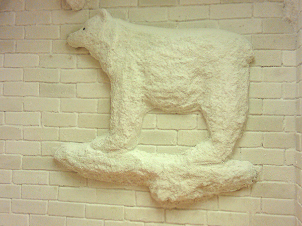 Фигура из соли в дизайне стен комнаты